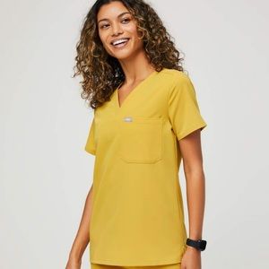 New FIGS Catarina scrub top Light Gold Yellow XXS